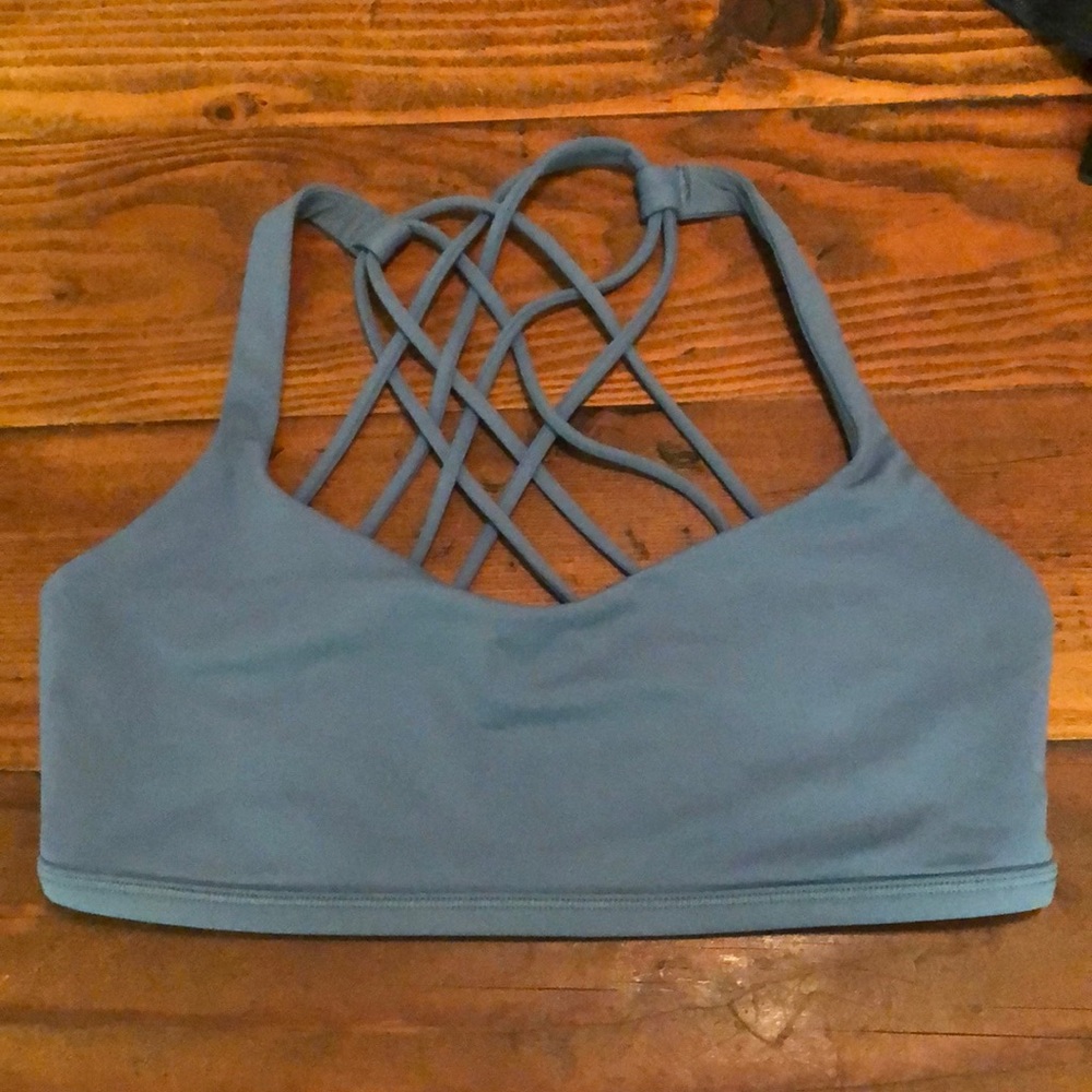 Lululemon sports bra size 6
